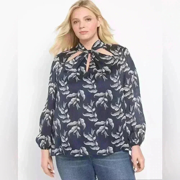 Lane Bryant Business Casual Blouse Mock Neck with Twist Cutout NWT Size 24 - Picture 2 of 16